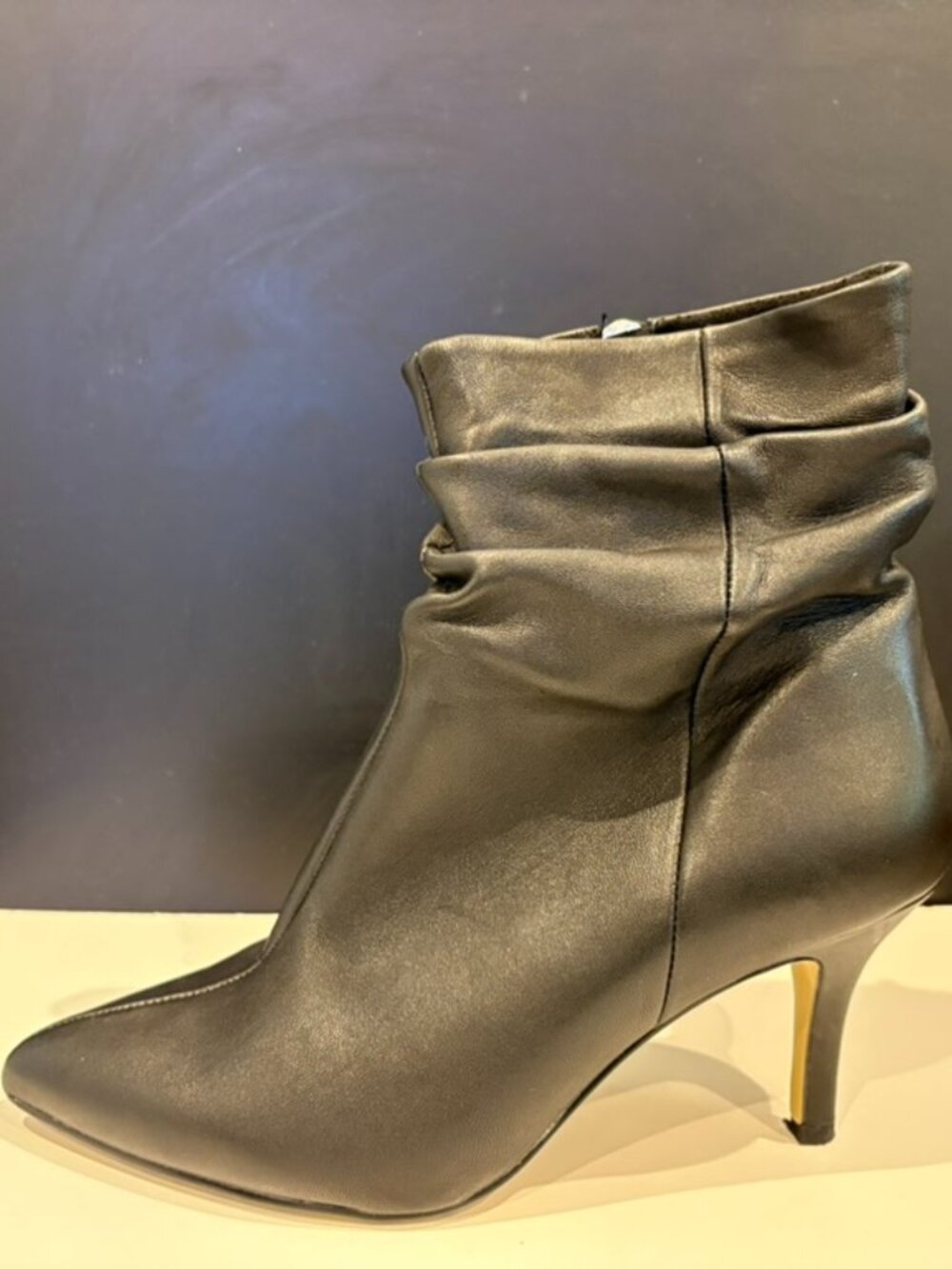 Bella Vita pointed Women's Black Leather Slouch Ankle Boots Size 9 W